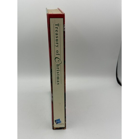 Favorite Brand Name Treasury of Christmas Recipes 1995 - Picture 2 of 4